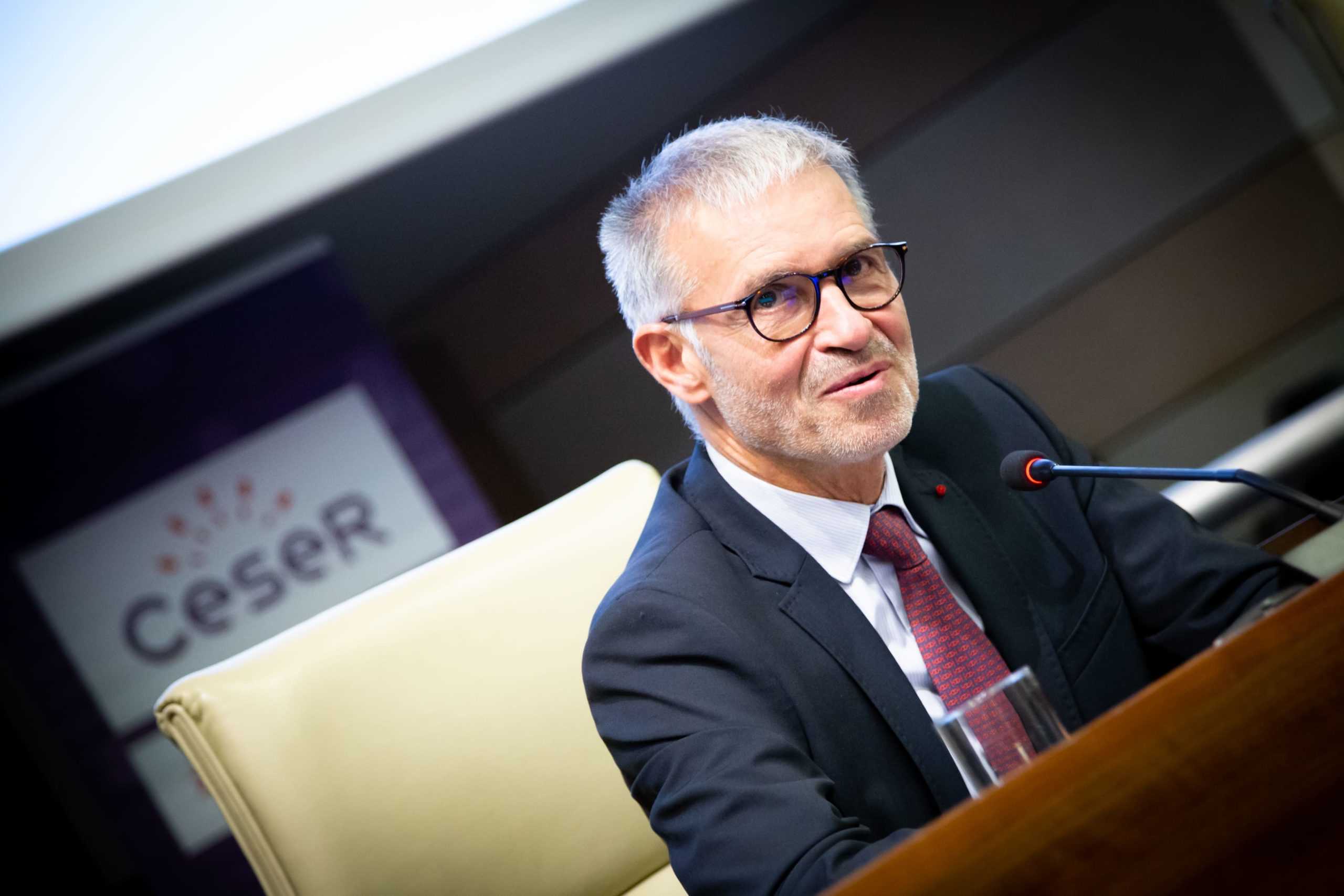 Patrick Bernasconi, président du Cese, devant l'assemblée du Ceser Île-de-France